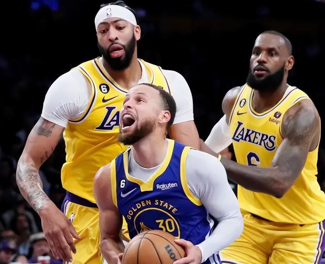 雷火电竞简介-赔率变化决赛震撼开打，巅峰对决引爆全场的简单介绍