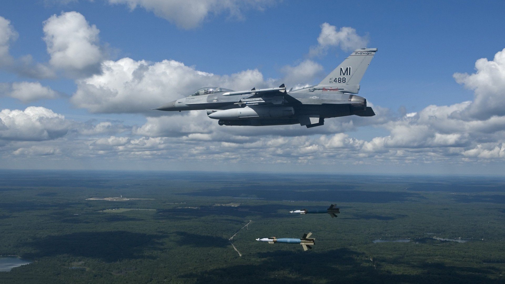 雷火电竞充值-钢铁脊梁与火焰之心，范戴克的稳定如何在德甲争冠战中定鼎乾坤